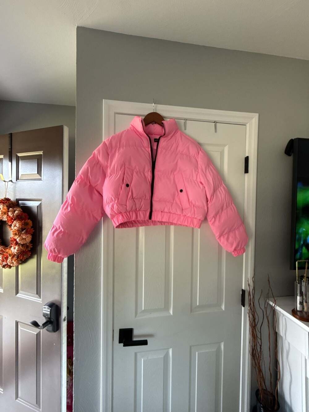 PrettyLittleThing Puffer Jacket Size 4 Pink Cropped
